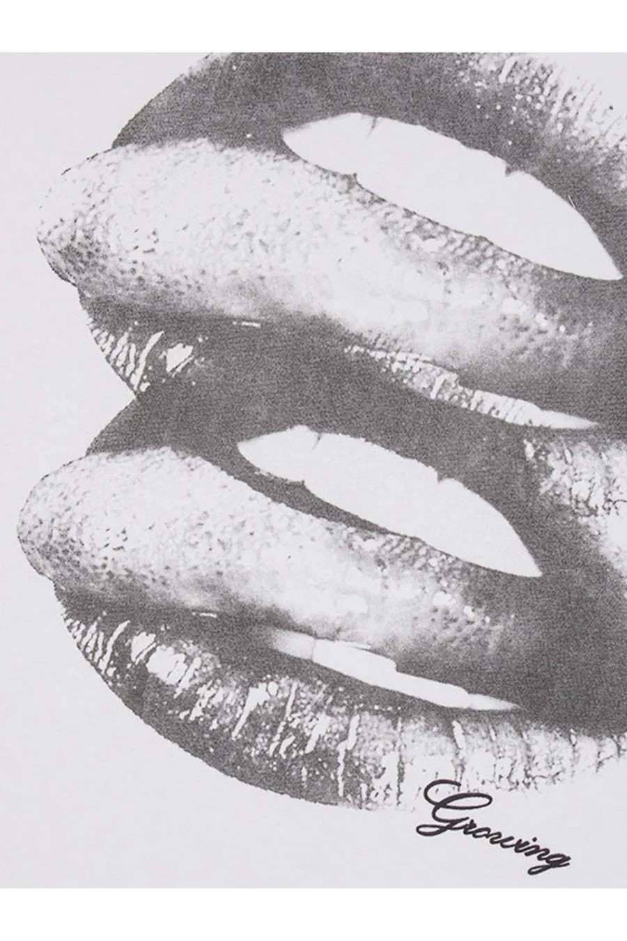 "Kiss" Graphic T-shirt - Tygra Clothing