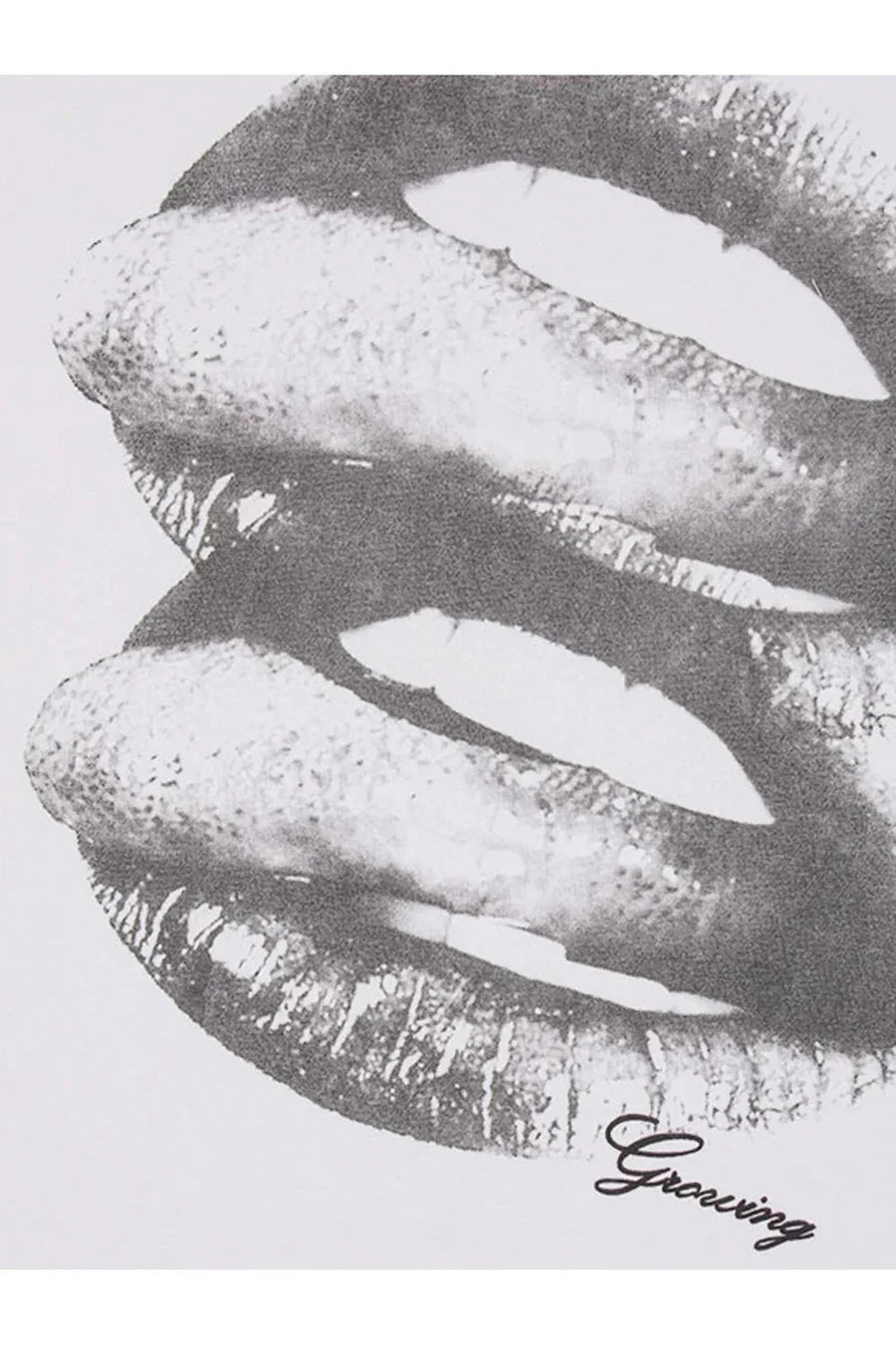 "Kiss" Graphic T-shirt - Tygra Clothing