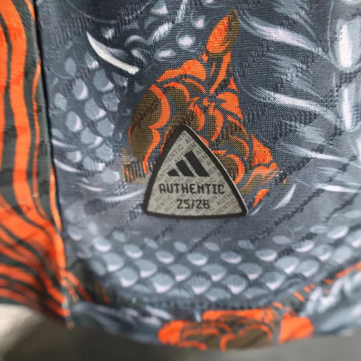 Real Madrid "Red Snake" - Tygra Clothing